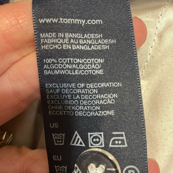 2010s Low Rise Tommy Hilfiger Navy Blue Shorts, 2 - Picture 6 of 7